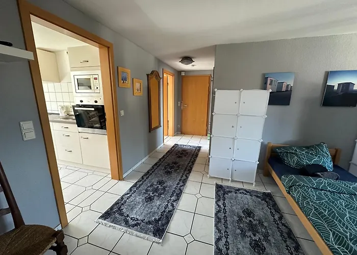 Апартаменты Monteurswohnung Am Schloss 4